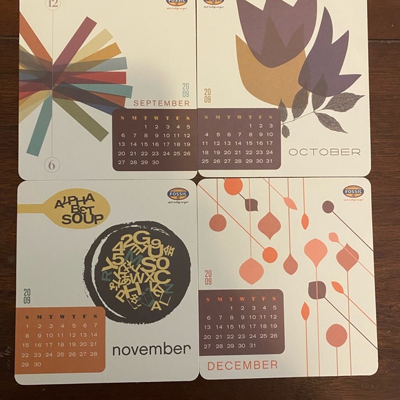 FOSSIL~Vintage look Fossil 2009 collectible desk calendar in great condition!!📆 - Picture 5 of 6